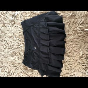 Lululemon pace setter ruffle tennis skirt size 4